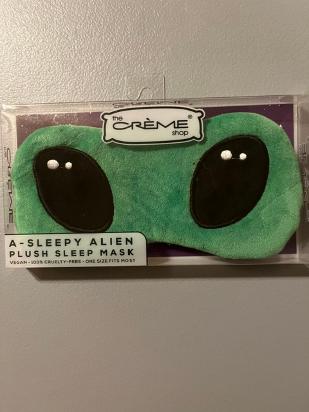 The Creme Shop Bundle - Alien Plush Sleep Mask Green One Size AND 2 face masks